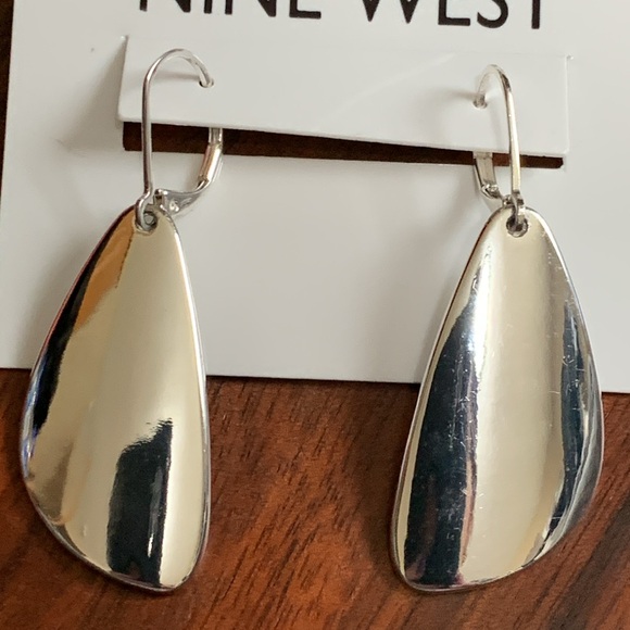 NWT Nine West silver tone earrings - Picture 2 of 3
